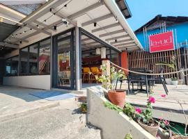 La Ud Lounge and Hostel，位于圣胡安的酒店