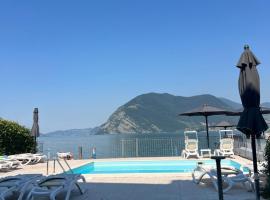 La Casa di Flora，位于苏尔扎诺的酒店