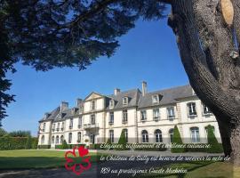 Grand Hôtel "Château de Sully" - Piscine & Spa -Teritoria，位于Sully的酒店
