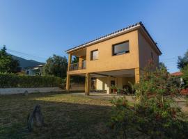 Caserna 13 - Moderna Casa de Pueblo en Maçanet，位于马斯萨内特-德卡夫雷尼斯的酒店