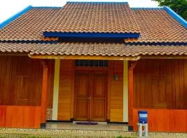 Villa Strawberry Annisa Batu Malang