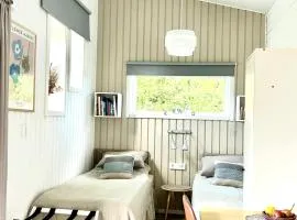 Lilla huset Bed & Breakfast - countryside guesthouse, free parking