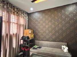 1 BhK CASA STAYS，位于克勒尔的酒店