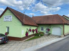 Apartmány Jedovnice，位于杰多维尼切的酒店