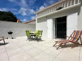 Maison 5 Pers à La Palmyre - Terrasse Sud, Plage à 1000m, Commerces à 300m, Calme, WIFI, Parking - FR-1-705-21