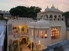 SaffronStays Rang Havelii Premium Room