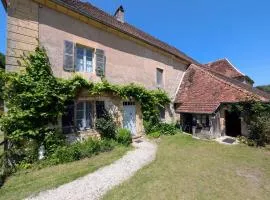 Gîtes de caractère avec jardins au cœur de la nature, idéal pour familles et amis - FR-1-583-505