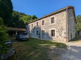 Gîte de caractère rénové, jusqu'à 10 pers., jardin privé, Haute-Loire - FR-1-582-534