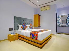 FabHotel Nidhivan Palace - Udhna Darwaja，位于苏拉特的酒店