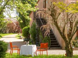 Gîte Le Nid aux Papillons，位于Palinges的酒店