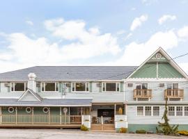 The Perch Hotel，位于East Windham的酒店