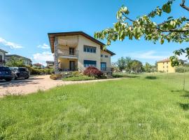 Dietro L'angolo，位于Gozzano的酒店