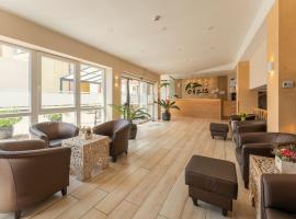OÁZIS Hotel***，位于瑙吉考尼饶的酒店