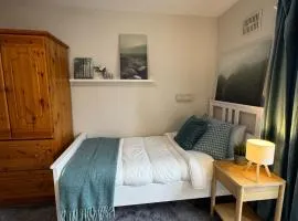 Cosy ensuite in heart of city