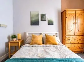 Bright Ensuite on Lower Baggot