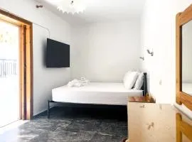Lenitsa Central Parga Rooms