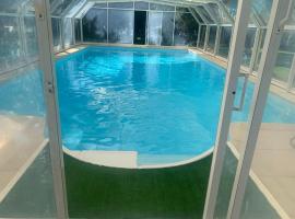 La PISCINE，位于圣瓦利耶的酒店
