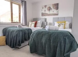 2BR-Dean House-Kitchen-Dog Friendly-Parking-Fast WiFi