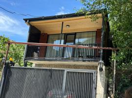 Apartment Pompeus，位于姆茨赫塔的酒店