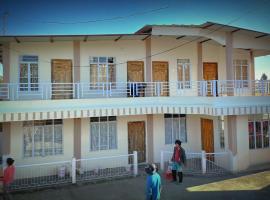 John Myrthong Homestay，位于Rangshken的酒店