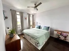 Sunny Jersey City 1BR, 25 min to NYC, 15min to EWR, King Bed, Hammock & Park Views