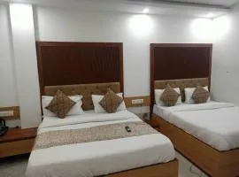 Hotel C G Newly Built 2 Mins From Connaught Place and Railway Station & 5 Mins From VFS Shivaji Stadium Metro Station