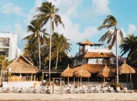 Hotel Casa Colibri，位于普拉亚卡门的酒店