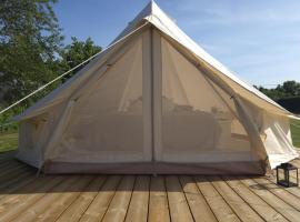 Kiideva Glamping，位于Kiideva的酒店