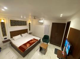 Hotel Luxury Inn，位于Prayagraj的酒店