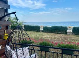 La Veranda Apartment, complex Carpe Diem, Free Parking & Swimignpool，位于巴尔奇克的高尔夫酒店