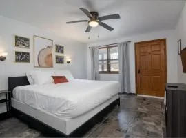 Lumber Jill Lodge 17 King Bed Retreat