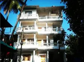 White House Beach Apartments