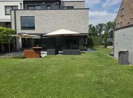 Tomorrowland Crib in de buurt van Boom