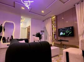 Four bedroom Luxury house Lekki，位于莱基的酒店