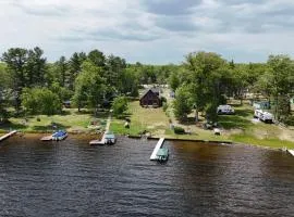 Hidden Cove - Beauty On The Lake!