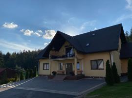 Noclegi Pod Lasem，位于Zubrzyca Górna的酒店