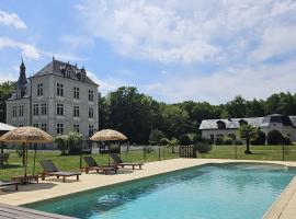 Gîtes du Château de Malcombe，位于Rillé的酒店