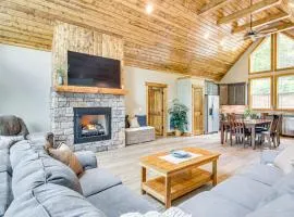 11 Mi to Chimney Rock! All-Season Family Escape