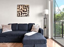 W322 Cozy Luxury 1Bedroom Condo In Downtown Minneapolis, Minutes From Minneapolis Convention Center & US Bank Arena，位于明尼阿波利斯的酒店