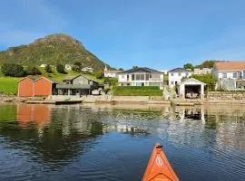 Awesome Apartment In Sandeid With Wifi