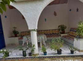 Villa cosy, plage Tunisie，位于Rafrāf的酒店