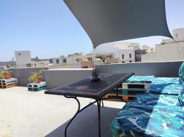 Private Rooms in a Penthouse in Malta between Capital of Valletta and St Julians nightlife，位于姆西达的酒店