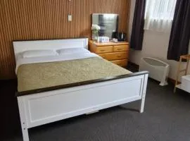 Hillcrest Term-Downstairs Room