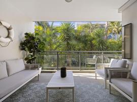 Bright 2-Bed Apartment Near Narrabeen Beach，位于纳拉宾的酒店