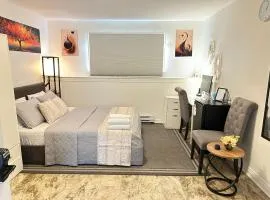 Kenneths Cozy Retreat - Saint John NB - 1BR - Wi-Fi - 4mins to Regional Hospital and UNB