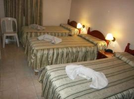 Hotel Internacional，位于Profesor Salvador Mazza的酒店