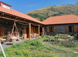 Sno House in Kazbeg，位于Sno的酒店