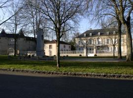 美斯尼城堡住宿加早餐旅馆，位于Vic-sur-Seille的乡间豪华旅馆