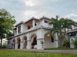 El Lugar Boutique Hotel，位于佩雷拉的酒店