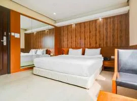 Townhouse Sapphire Star Chappan Market